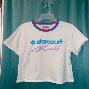 XXL Netflix Stranger Things Starcourt Mall Ringer Cropped T-Shirt
